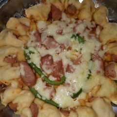 A picture of Pizza ala pizza h*t.