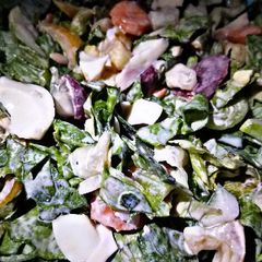 A picture of Healthy green salad.