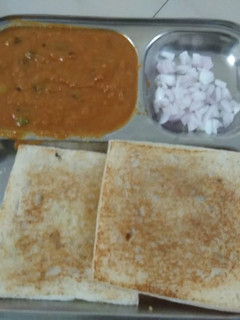 પાઉંભાજી (Pav Bhaji Recipe In Gujarati) રેસીપી મુખ્ય ફોટો