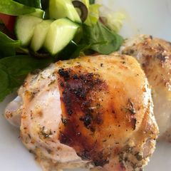 A picture of Greek Lemon Chicken thighs 🍋.