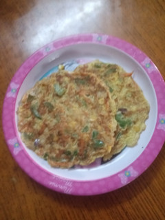 காய்கறி ஆம்லெட் (Vegetable omelette recipe in tamil) செய்முறை முக்கிய புகைப்படம்