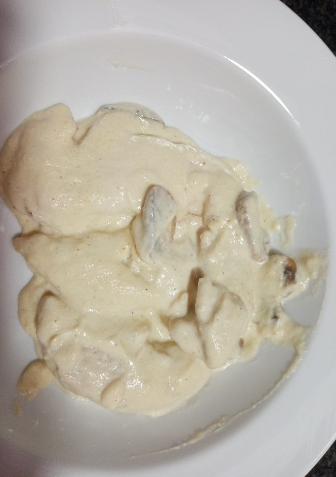 Una foto de Solomillo de pollo en salsa de cebolla
