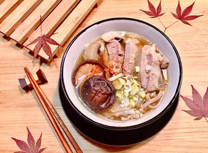 Hình của món Mì Soba Súp Dashi Thịt Heo Nấm Đông Cô.
