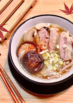 Hình của món Mì Soba Súp Dashi Thịt Heo Nấm Đông Cô.