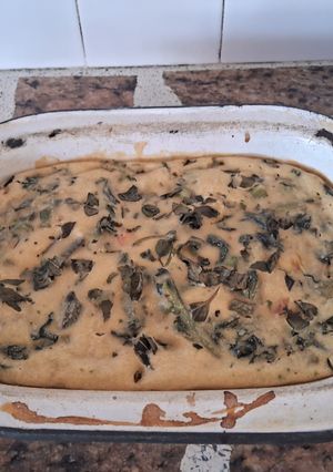 Una foto de Pastel de acelga con masa licuada🥬🥬