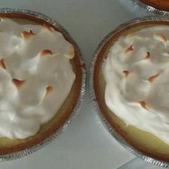 A picture of Key lime pie.