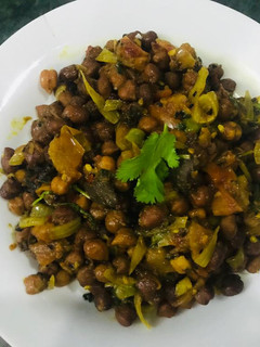 A picture of Black chanamasala.