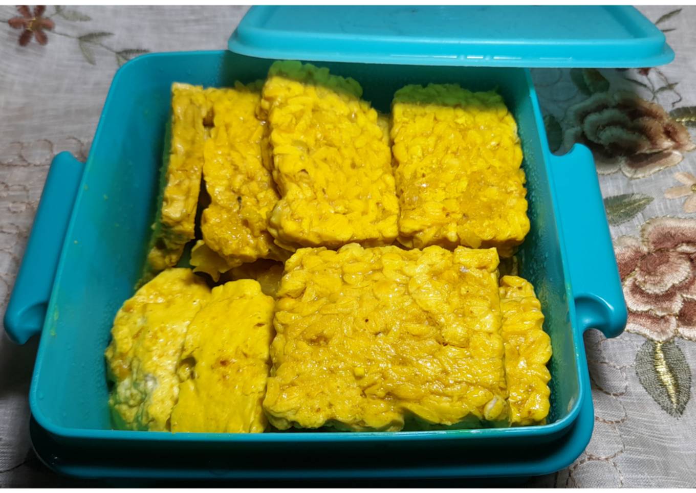 Tahu Tempe Ungkep Bumbu Kuning