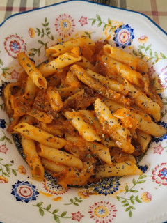 Una foto de Macarrones con berenjena y queso parmigiano