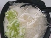 A picture of chè dừa non