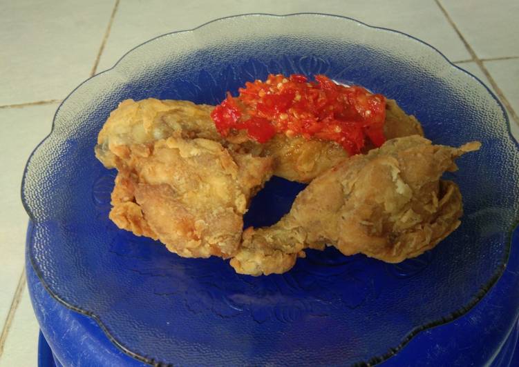 Bagaimana Membuat Ayam krispi sambal geprek bikin nagih yang Enak