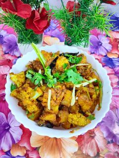 ढाबा स्टाइल अचारी आलू गोभी (Dhaba style achari aloo gobhi recipe in hindi) रेसिपी मुख्य फोटो