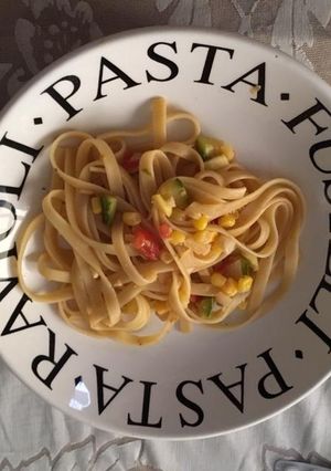 Una foto de Fettuccine con calabacitas y elote