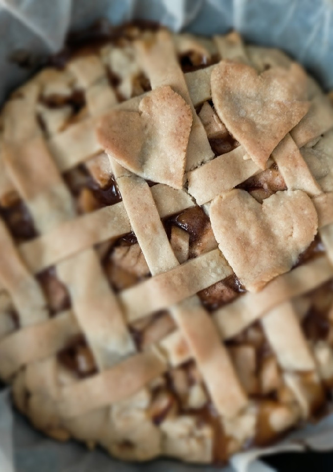 Una foto de Tarta de manzana🍏🍎Pie de manzana 🍏🍎Apple pie 🍏🍎
