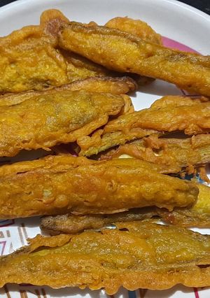 केले छिलको के पकौडे रेसिपी मुख्य फोटो