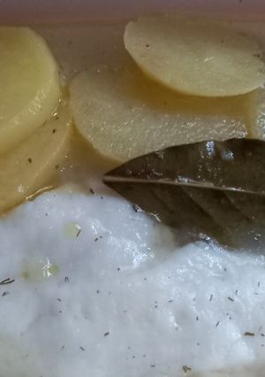 Una foto de 186. Filete de merluza con patatas