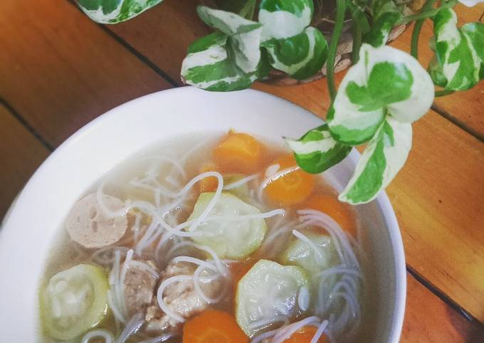 Cara Gampang Membuat Sop oyong baso, Enak