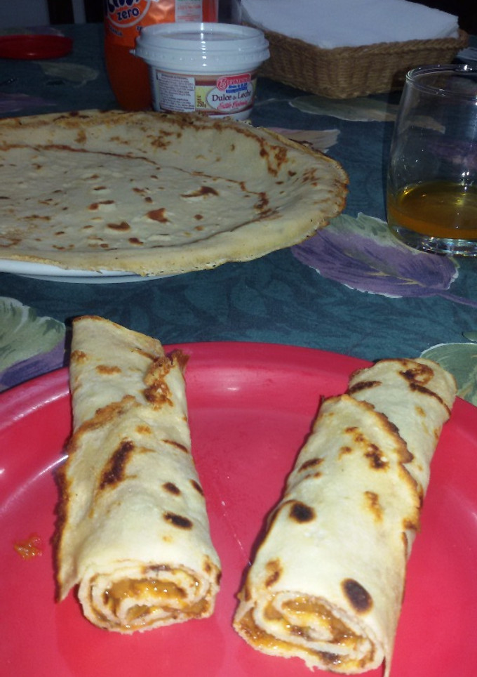 Una foto de Panqueques con dulce de leche