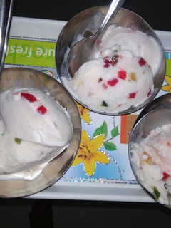 ટુટી ફ્રુટી આઇસ્ક્રીમ (Tutti Frutti Icecream Recipe In Gujarati) રેસીપી મુખ્ય ફોટો