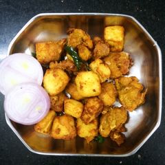 A picture of Paneer pakoda.