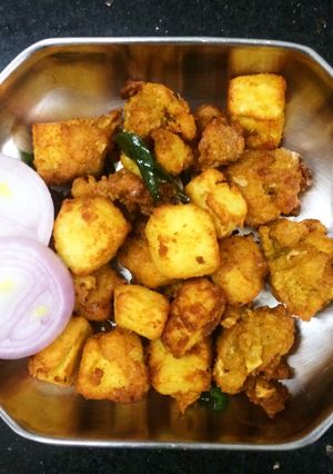 A picture of Paneer pakoda.