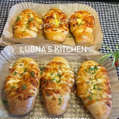 Chicken & Cheese Buns: A picture of Chicken & Cheese Buns:.