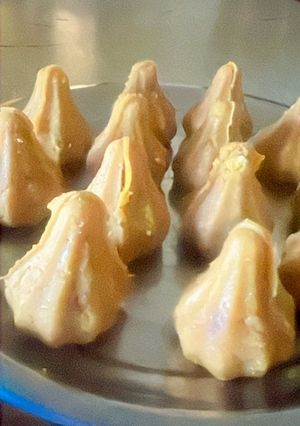 A picture of Roasted chana Modak.