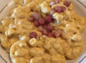 Una foto de Mac and cheese