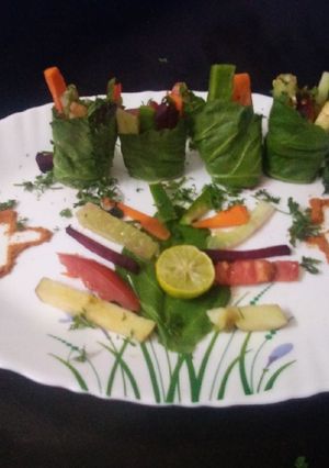 A picture of Spinach Roll Salad.