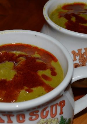 Una foto de Sopa crema de lentejas Griegas