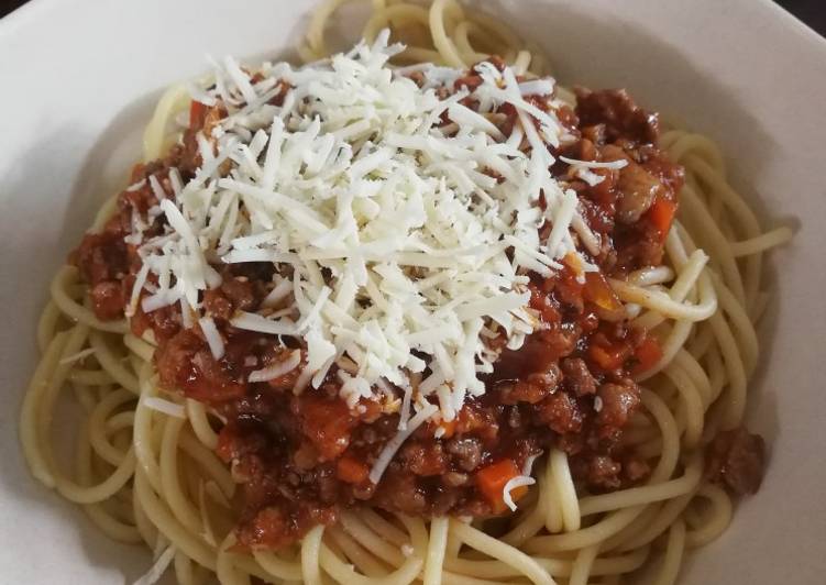 Cara Gampang Menyiapkan Spaghetti with homemade bolognese sauce yang Menggugah Selera