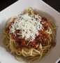 Ternyata ini lho! Bagaimana cara buat Spaghetti with homemade bolognese sauce dijamin sesuai selera