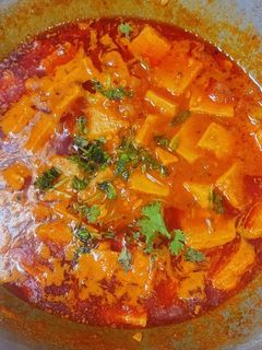 ઢોકળી નુ શાક (Dhokli Shak Recipe In Gujarati) રેસીપી મુખ્ય ફોટો