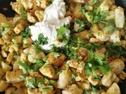 Una foto de curry de pollo