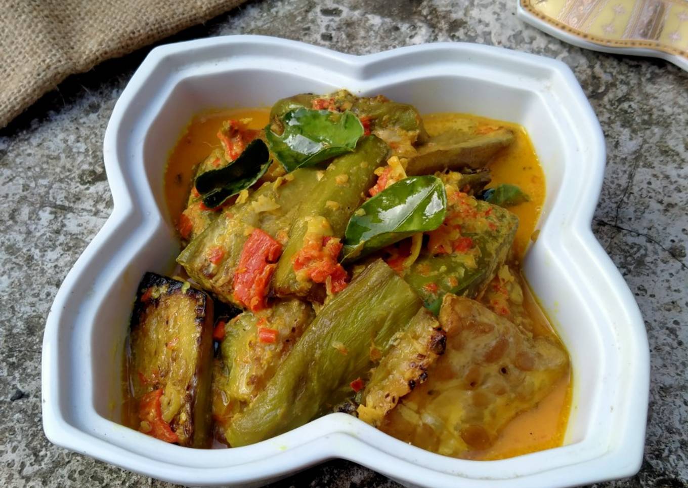 Pecel Santan Terong Tempe