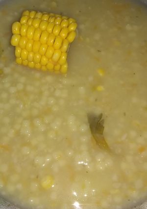 Una foto de Sopa de avena y fideos, con verduras