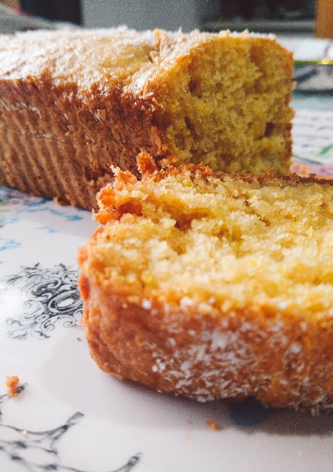 Una foto de Budín de manzana y coco PESA 500GR!