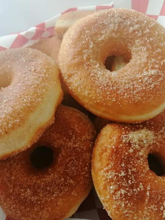 Una foto de Donas rayablanca😂😜