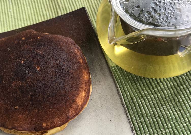 Japanese Pan Cake with Anko (Dorayaki) Japanese Pan Cake with Anko (Dorayaki)
