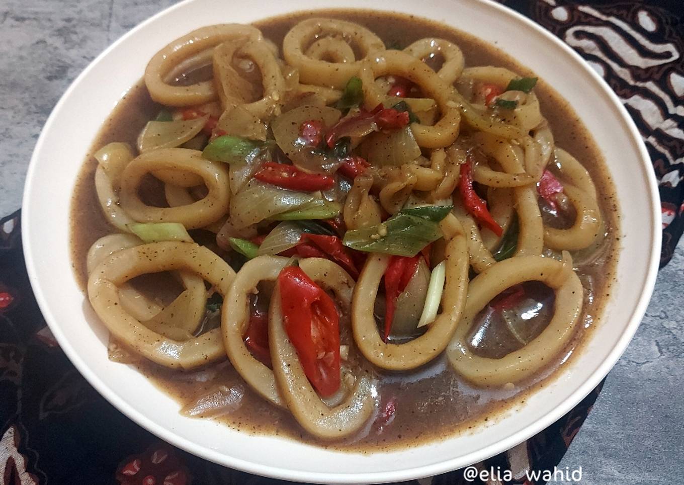 Куми Лада Хитам