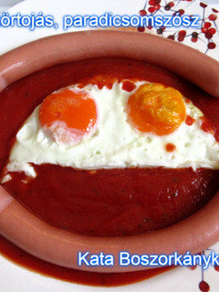Virsli, tükörtojás, paradicsomszósz (Gluténmentesen is) recept fotója