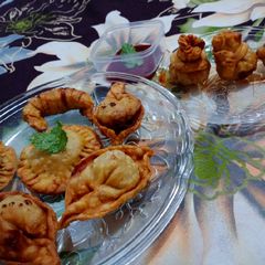 A picture of Chicken wonton in different shape.