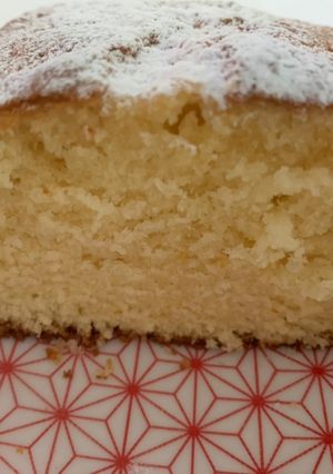 Una foto de Budín riquísimo de limón/naranja/vainilla con crema de leche