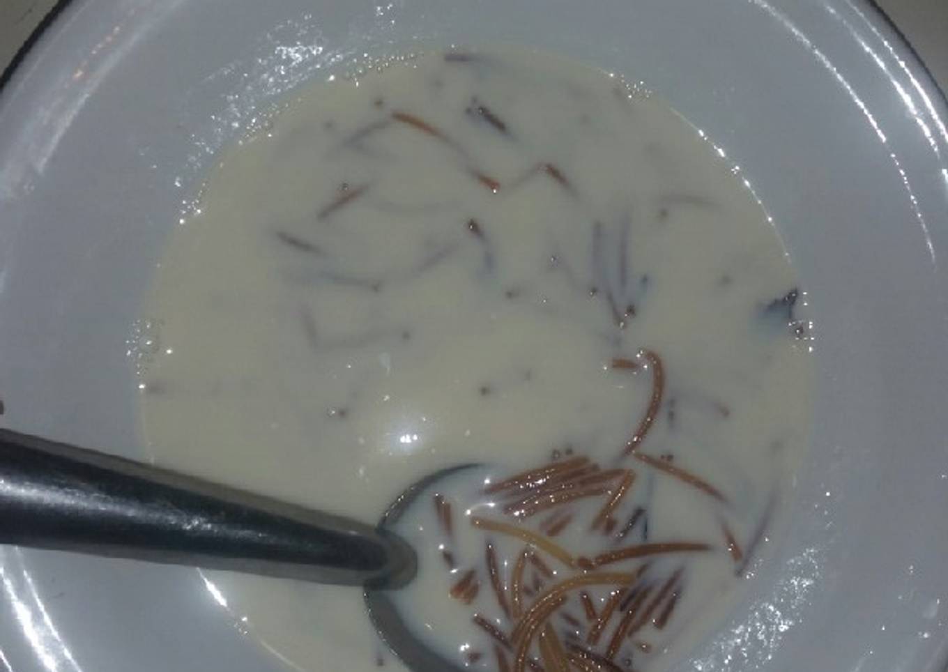 Sopa de fideo en leche