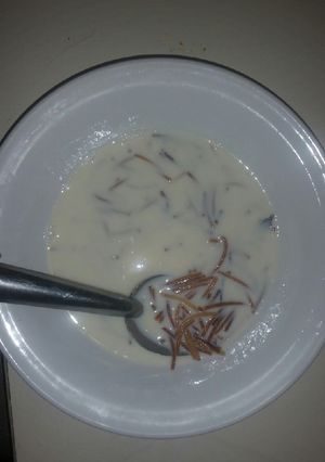 Una foto de Sopa de fideo en leche