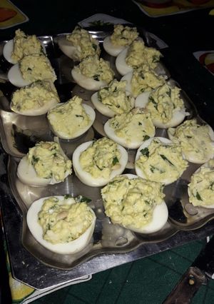 Una foto de Huevos rellenos para Navidad 🎅