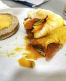 Huevos Benedictinos