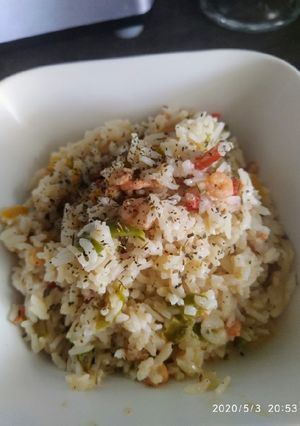 Une photo de Riz au poivron, crevettes