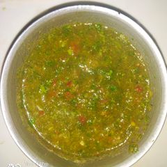 A picture of Green chutney.