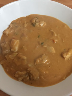 Una foto de Muslos de pollo en pasta de maní 🥜